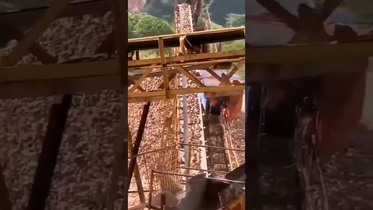 Double Roll Crusher Working in the Crushing Plant